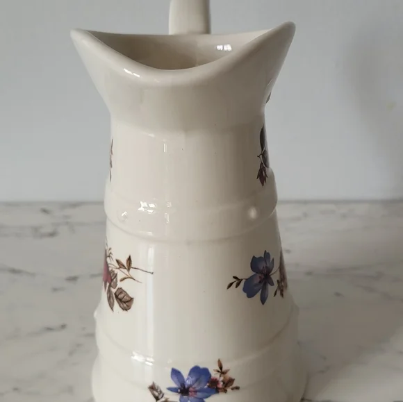 Pitcher Handcrafted in England - Picture 3 of 10
